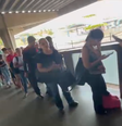 Eleitores compartilharam imagens da rodoviária de Aracaju lotada na manhã deste domingo, 25  Foto: Reprodução