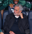 Foto: Mourinho no banco de reservas ( Reprodução/CazeTV) / Gávea News