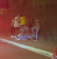 Homem aparece sendo espancado em vídeo que teria sido feito em Rio Verde, em Goiás, após vitória de Lula  Foto: Reprodução/X