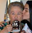 Júlia e a neta, Beatriz, são fãs do BTS  Foto: Arquivo Pessoal / BBC News Brasil