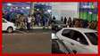 Desembarque do Bahia em Salvador tem protesto de torcedores e disparos da polícia