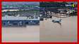 Imagens aéreas mostram o aeroporto de Porto Alegre debaixo d'água