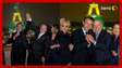 Macron arrisca português em vídeo com Lula na frente da Torre Eiffel iluminada com cores do Brasil