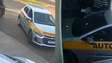 Aluna perde o controle de carro e invade autoescola no Paraná