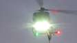 Veja o momento em que helicóptero médico cai em rodovia nos EUA