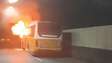 Ônibus pega fogo e interdita túnel Rebouças, no Rio de Janeiro