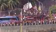 Com rubro-negros até em cima do ônibus, torcida do Flamengo faz festa no ‘Aerofla da Libertadores’