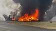 Avião cai em tentativa de pouso e causa incêndio nos Estados Unidos