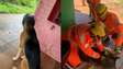 Cachorro é resgatado após ficar com a cabeça presa em leiteira em MG