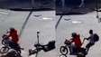 Jovem de patinete avança sinal vermelho e é atingido por motocicleta em Belo Horizonte