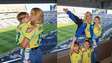 Virginia comemora gol do Brasil com filhos em camarote usando camisa de Vini Jr