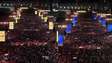 Imagens aéreas mostram praia de Copacabana completamente lotada em show de Shakira