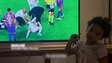 Mavie dá bronca em jogador que bateu em Neymar durante jogo: 'Não pode fazer isso'