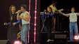 Jonas Brothers e Vanessa da Mata cantam 'Boa Sorte' em show em São Paulo
