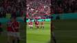 Casemiro é homenageado em Old Trafford em último jogo pelo Manchester United
