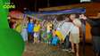 Torcedores 'acampam' em frente ao condomínio de Neymar e pedem aparição do craque após convocação