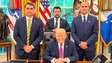 Flávio Bolsonaro divulga foto de encontro com Trump no Salão Oval da Casa Branca