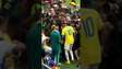 Neymar causa alvoroço entre fotógrafos na beira do campo antes de estreia