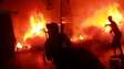 Incêndio atinge shopping na orla de Guarujá, no litoral de SP