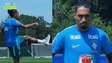 Raphinha aparece pela primeira vez treinando no gramado após se lesionar durante a Copa