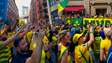 Torcida brasileira nos EUA responde à ‘remada viking’ com dança do ‘créu’ antes de jogo com a Noruega