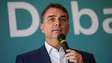 Flávio Bolsonaro cita dado já desmentido pelo TSE sobre urnas eletrônicas em evento com embaixadores