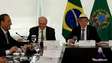 Em evento com Lula, CEO de conglomerado automotivo faz comentário xenofóbico após microfone falhar: 'Deve ser de origem asiática'
