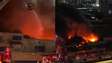 Incêndios de grandes proporções atingem galpões comerciais em São Paulo