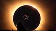 Skatista espanhol realiza manobra durante eclipse solar: 'Hoje fazemos história'