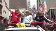 Lula chega a ato de campanha em São Paulo e cumprimenta apoiadores