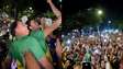 Flávio Bolsonaro participa de ato com Nikolas Ferreira, que conduz oração coletiva em Minas