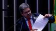Randolfe Rodrigues questiona ausência de Flávio Bolsonaro em votação da PEC do fim da escala 6x1
