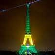 Torre Eiffel é iluminada com as cores da bandeira do Brasil; veja