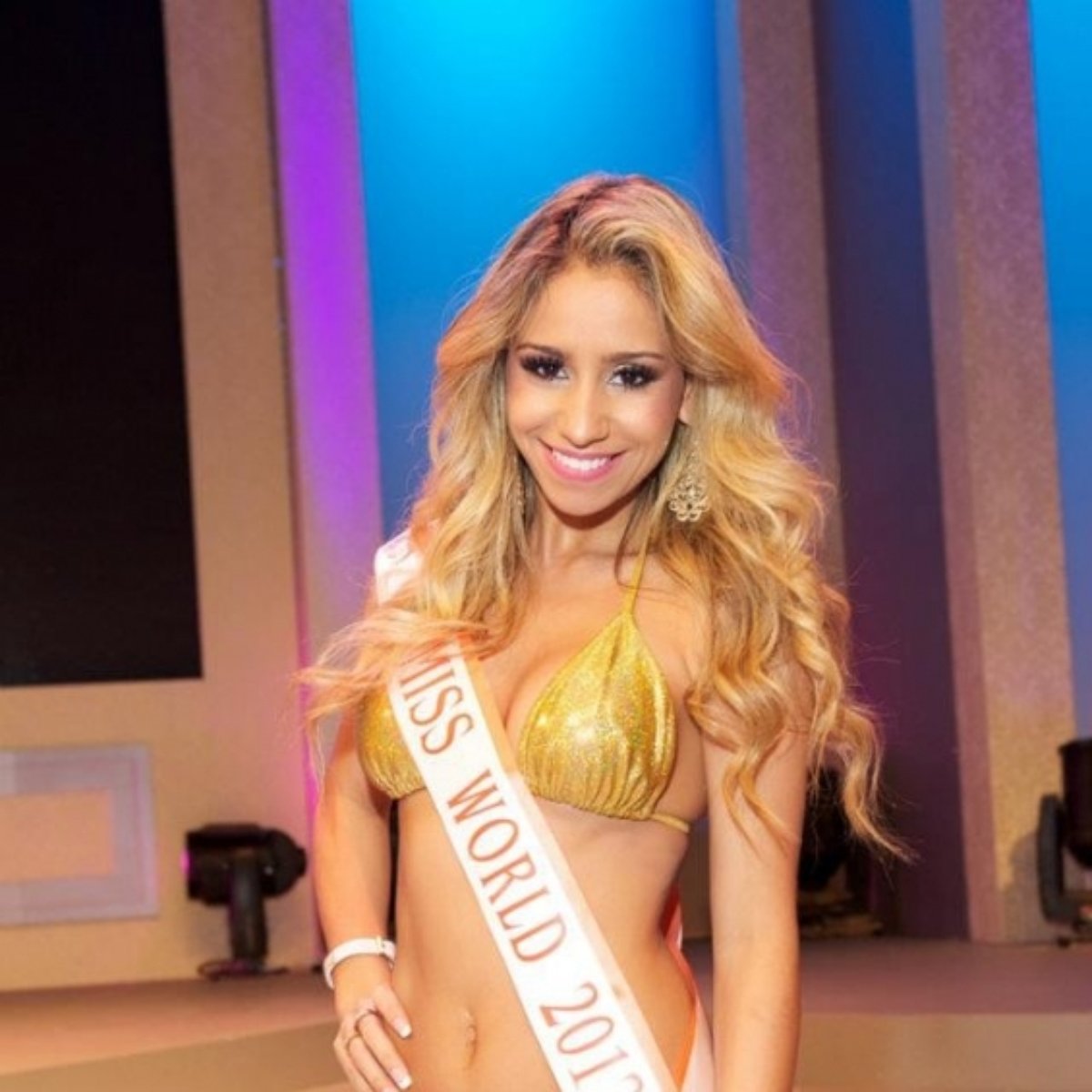 Clientes Escolhem Candidatas Brasileiras Do Concurso Garota Hooters