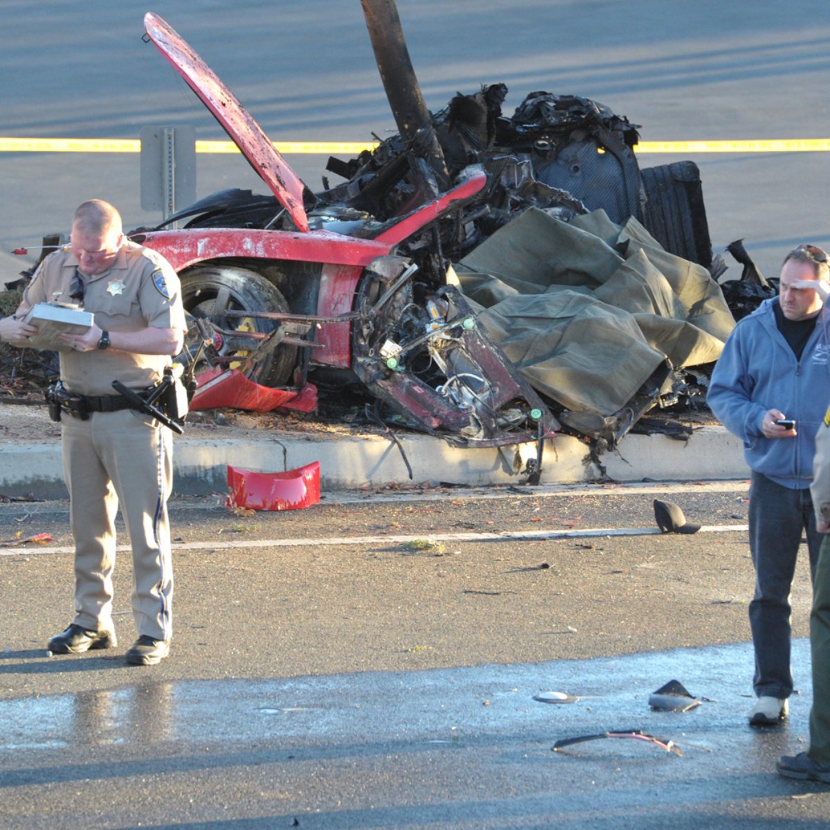 Carbonizado Ator De Velozes E Furiosos Morre Fotos Do Corpo Veja Fotos Do Acidente Que Matou Paul Walker De Velozes E Furiosos