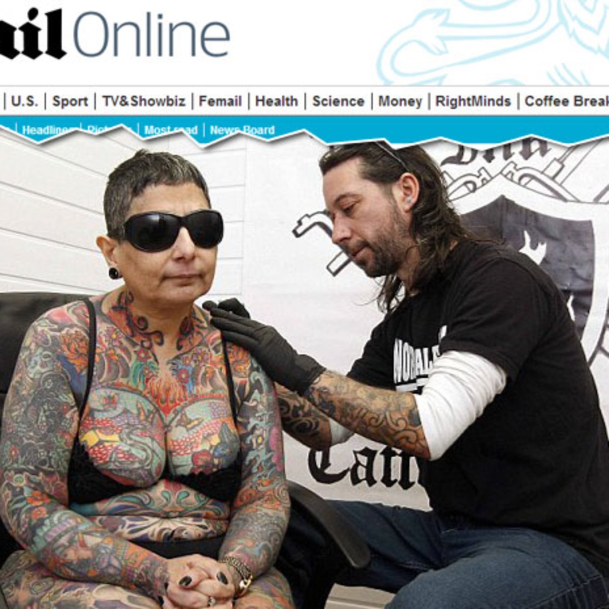 02 05 2014 tatuagem Mulher Cega Leva 416 Horas Para Ter Corpo Todo Tatuado