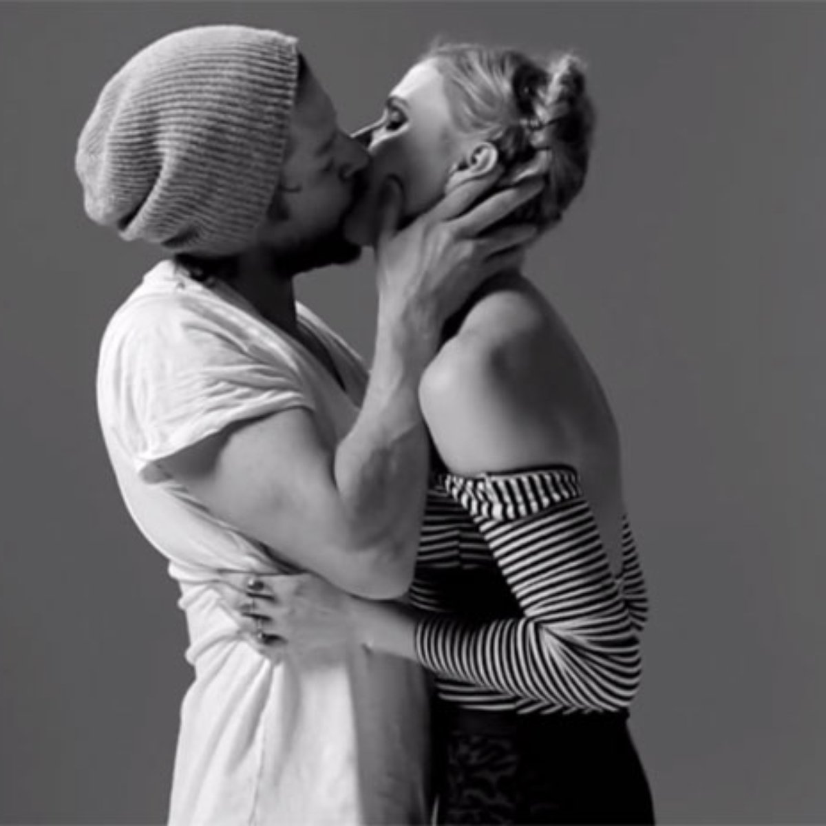 Video Que Mostra Desconhecidos Se Beijando Vira Sucesso