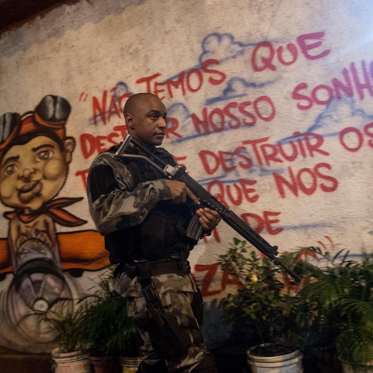 Mare Pichacoes Em Muros Traduzem Anos De Dominio Do Trafico
