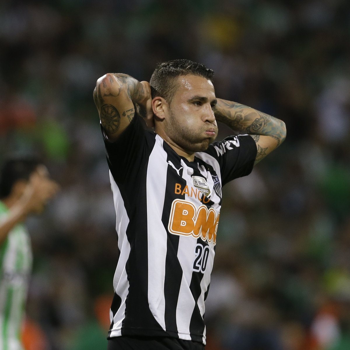 Otamendi Quer Ficar Em Minas Mas Deixa Decisao Com Valencia