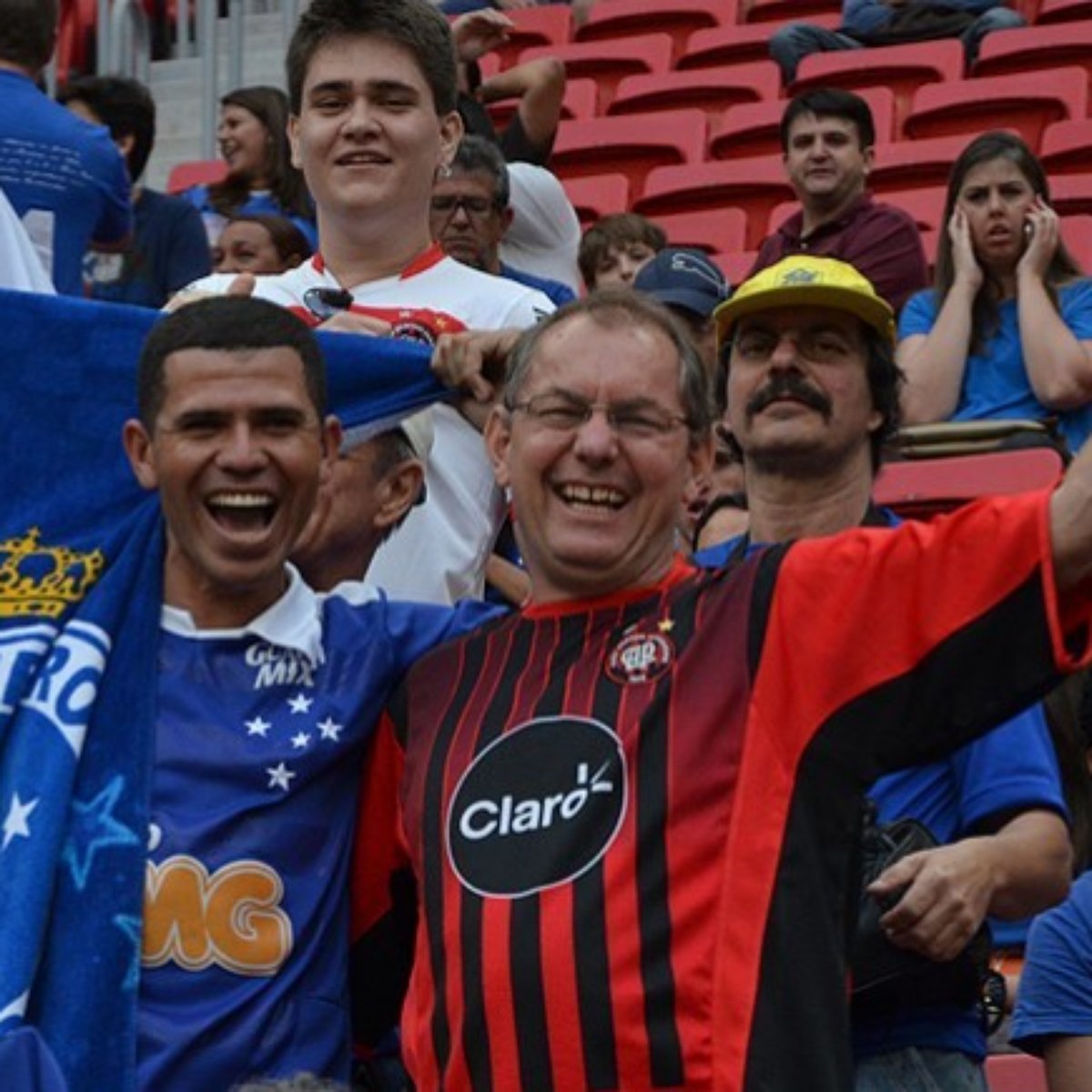 Atletico Pr Lucra Com Jogo Em Brasilia Tecnico Critica