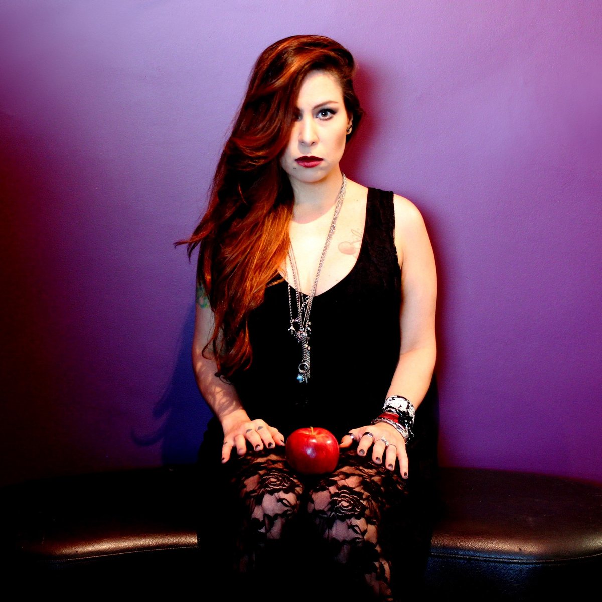Pitty : Renovadissima Pitty Mostra Confianca Para Viver Nova Fase - She had played in two bands, shes and inkoma, before starting her solo career in 2003.