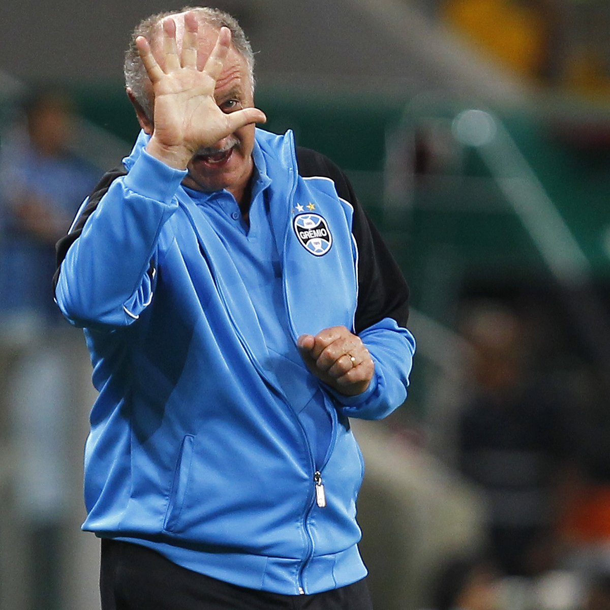 Com gol polêmico, Grêmio evita derrota no fim para Cascavel