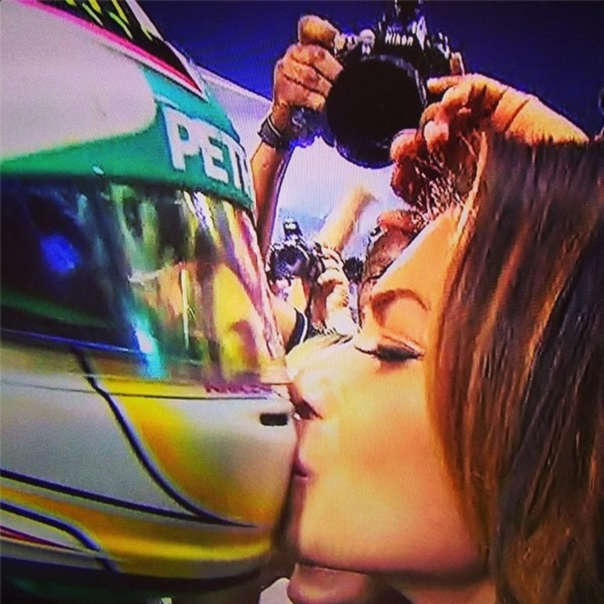 Namorada Parabeniza Hamilton Por Bicampeonato Na F1