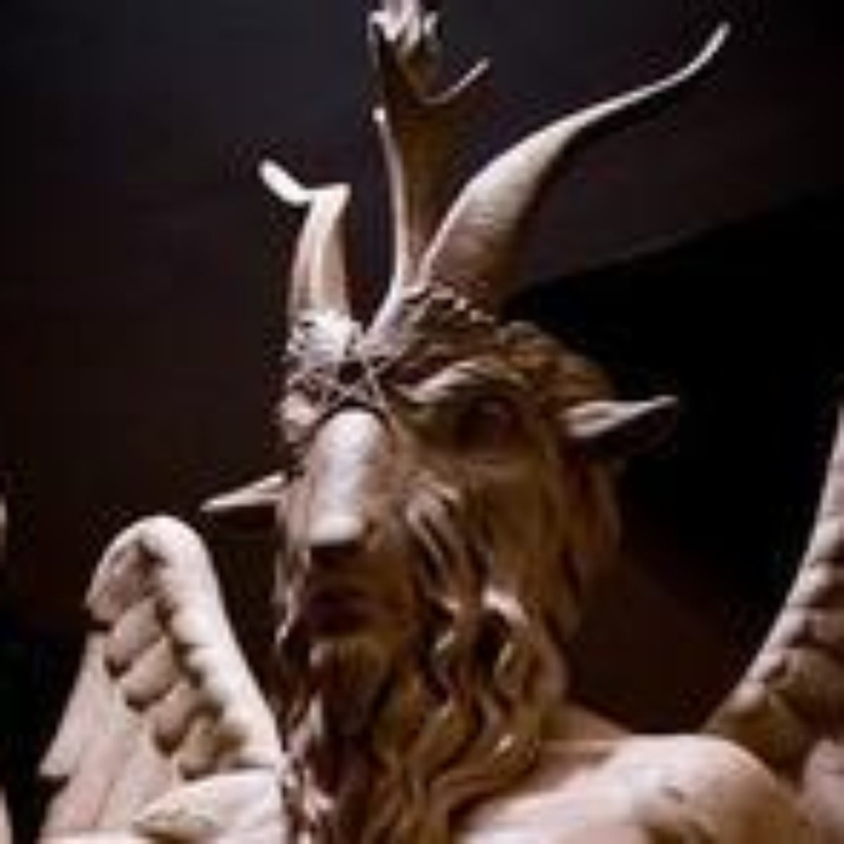 Veja Os Codigos Ocultos Na Estatua Do Templo Satanico