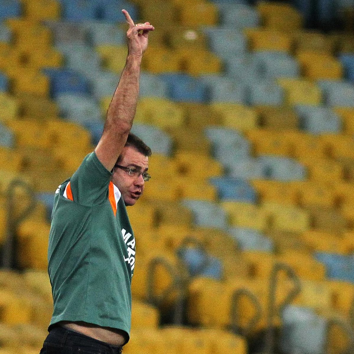 Pressionado Apos Nova Derrota Enderson Rechaca Deixar O Flu