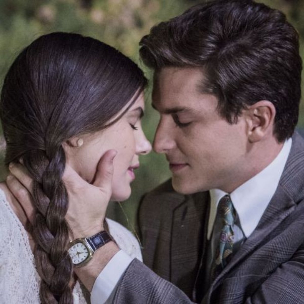 Novela Eta Mundo Bom Ze Dos Porcos Ve Mafalda Beijando Romeu E Fica Abalado