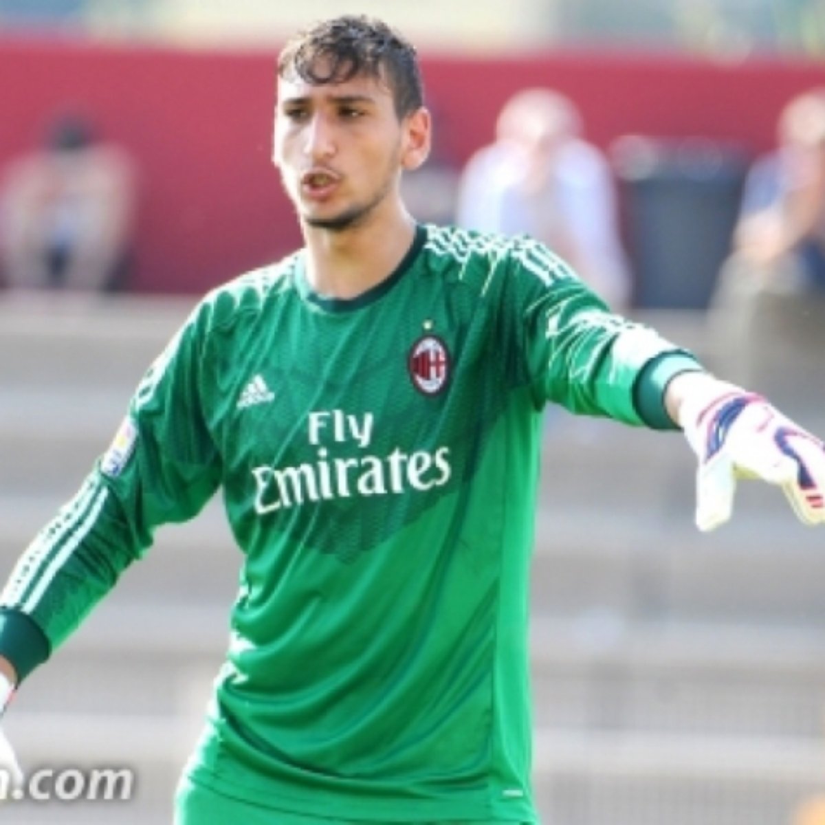 Goleiro De 17 Anos Do Milan E Convocado Para A Selecao Italiana