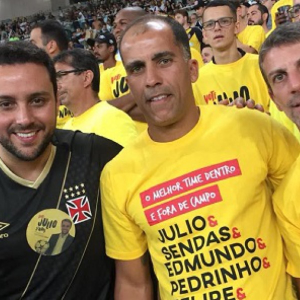 Pedrinho E Felipe Acompanham Vitoria Do Vasco No Maracana