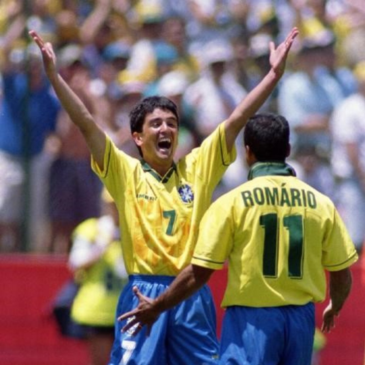 Dupla Do Tetra Romario E Bebeto Voltam A Jogar Juntos Agora Na Politica