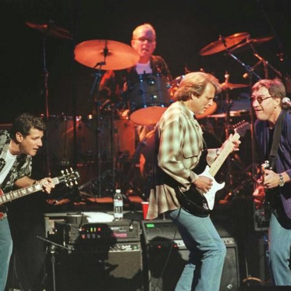 Eagles Entra Em Acordo Sobre Processo De Hotel California